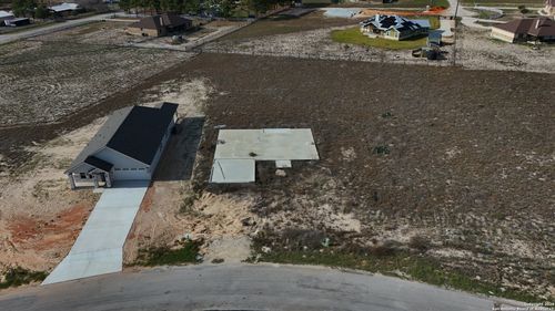 170 Pine Valley Dr, La Vernia, TX, 78121-3975 | Card Image