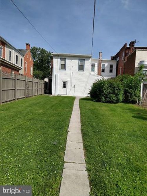 1-118 1/2 Broadway, HANOVER, PA, 17331-2579 | Card Image