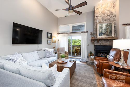 86 Racquet Club Villas Dr, Sapphire, NC, 28774-6733 | Card Image