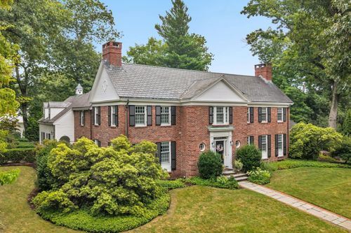 135 Edmunds Rd, Wellesley, MA, 02481-2722 | Card Image