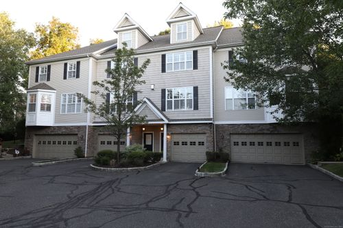 70-70 Woodcrest Ln, Danbury, CT, 06810-7159 | Card Image
