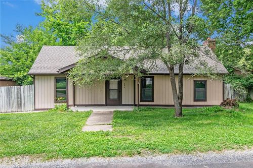 206 Main St, Trimble, MO, 64492-7502 | Card Image