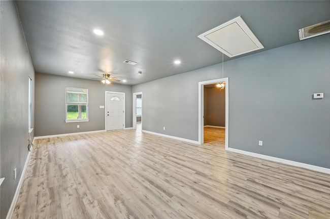 906 S Willow St, House other with 3 bedrooms, 2 bathrooms and null parking in Sherman TX | Image 12