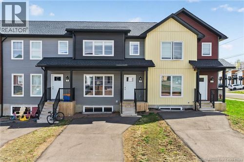 422 Damien St, Dieppe, NB, E1A0H3 | Card Image