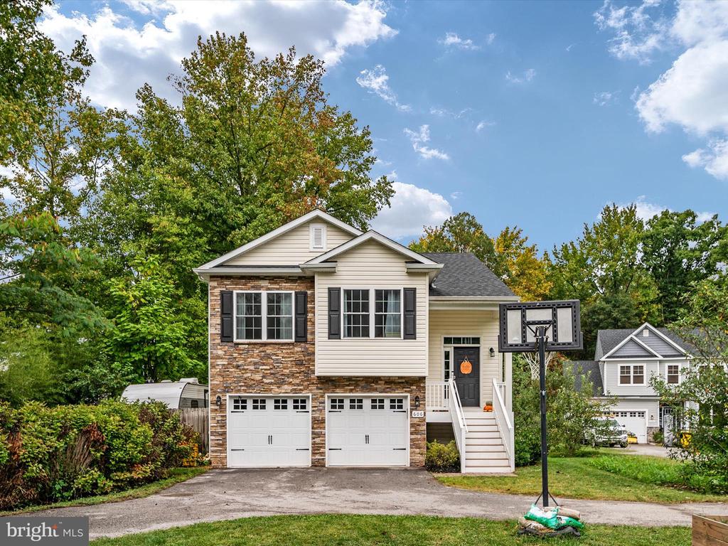 Powhatan Beach Rd, Pasadena, MD 21122