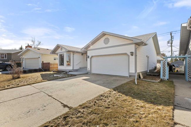4521 Shannon Drive, Home with 2 bedrooms, 1 bathrooms and 6 parking in Olds AB | Image 33