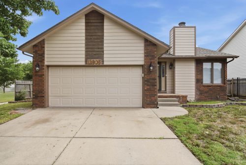 11605 W Binter Ct, Wichita, KS, 67212-5133 | Card Image