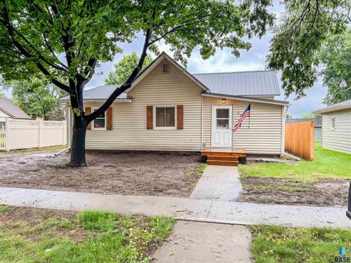 340 N Juniper Ave, Parker, SD, 57053-2132 | Card Image