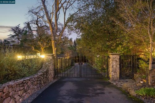 2490 Lunada Ln, Alamo, CA, 94507-2611 | Card Image