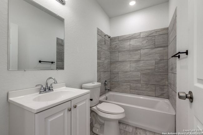 1102 - 5415 Ingram Rd, Condo with 2 bedrooms, 2 bathrooms and null parking in San Antonio TX | Image 10