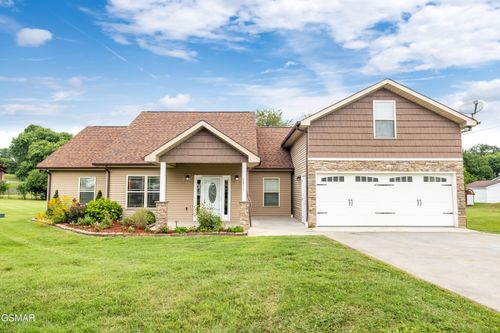2811 Dalton Dr, Sevierville, TN, 37876-1590 | Card Image