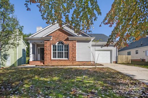 11319 Clayford Rdg, Charlotte, NC, 28215-7003 | Card Image