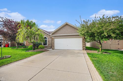 28785 Stonehenge Dr, Chesterfield, MI, 48047-3783 | Card Image