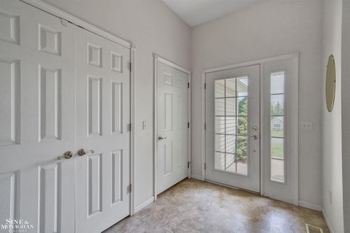 108 Stony Ridge Ct, Hillsdale, MI, 49242-1154 | Card Image