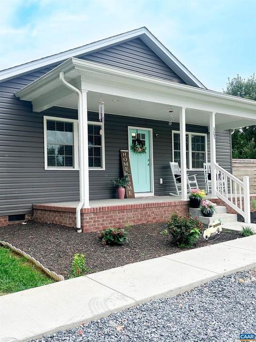 307 15th St, Grottoes, VA, 24441-2110 | Card Image