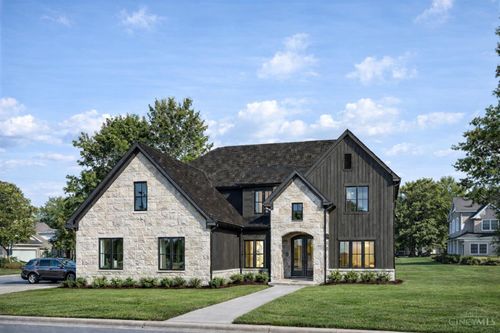 10550 Cinderella Dr, Montgomery, OH, 45242-4909 | Card Image