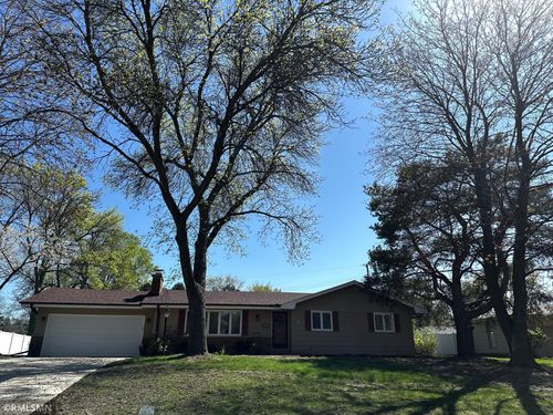 8465 23rd Ave N, Golden Valley, MN, 55427-3304 | Card Image