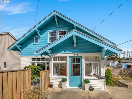 3586 Irving Ave, Astoria, OR, 97103-2531 | Card Image