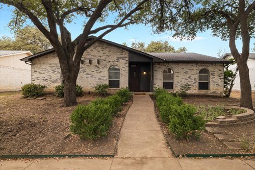 1831 Chamberlain Dr, Carrollton, TX, 75007-3015 | Card Image