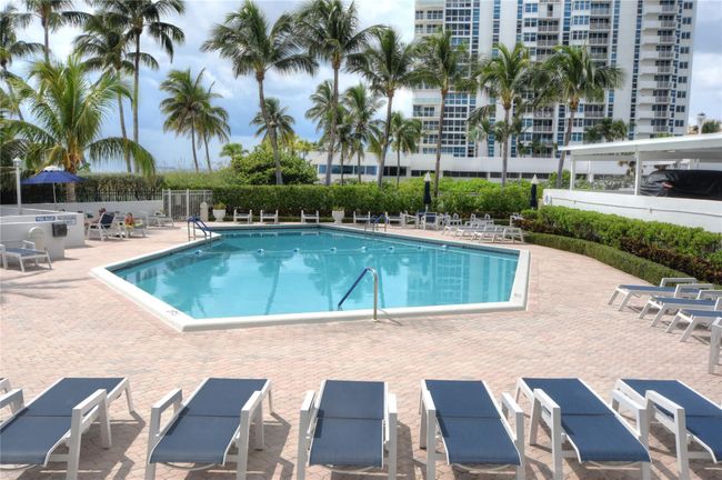 APT-1404 - 1340 S Ocean Blvd, Condo with 2 bedrooms, 2 bathrooms and null parking in Pompano Beach FL | Image 37