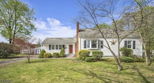11 Meyer Pl, Pompton Plains, NJ, 07444-1804 | Card Image