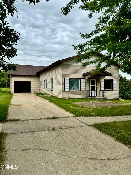410 1st St Nw, Parshall, ND, 58770-7231 | Card Image