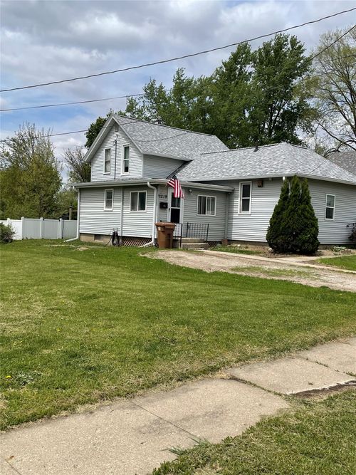 1219 Spencer St, Grinnell, IA, 50112-1459 | Card Image