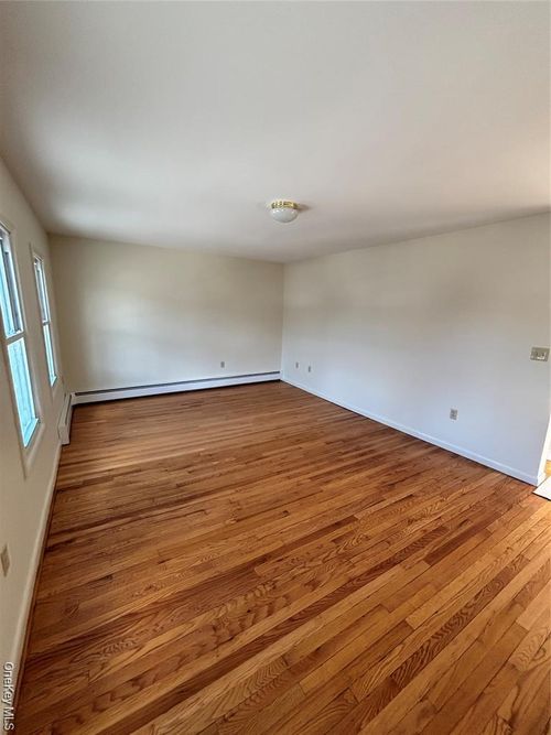 27 Prince St, Middletown, NY, 10940-3989 | Card Image
