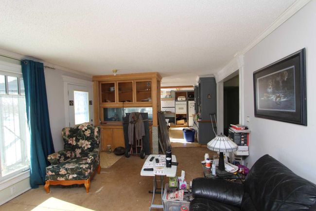 5112 51 Avenue, Home with 2 bedrooms, 1 bathrooms and 2 parking in Caroline AB | Image 6