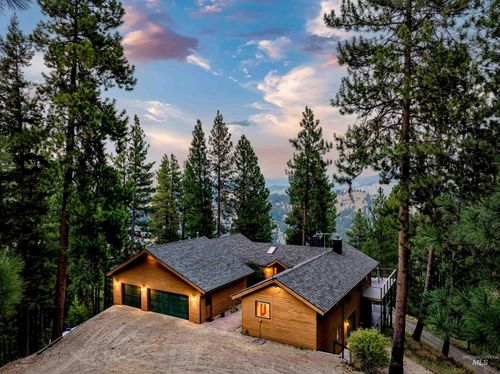 160 Forest Dr, Boise, ID, 83716-3204 | Card Image