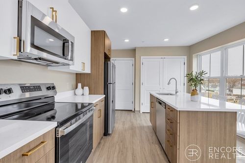 501-375 Cummins Hwy, Boston, MA, 02131-3946 | Card Image