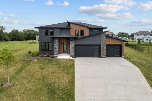 383 Madison Dr, Riverdale, IA, 52722-4891 | Card Image