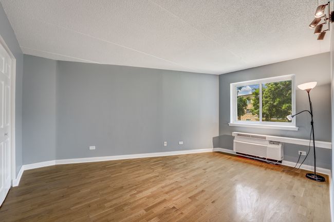 APT-214 - 5550 Astor Ln, Condo with 2 bedrooms, 1 bathrooms and 2 parking in Rolling Meadows IL | Image 10