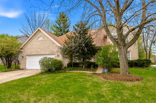 275 Farmhill Dr, Algonquin, IL, 60102-1711 | Card Image