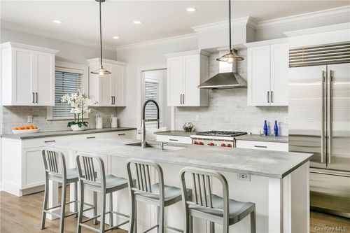 220 Central Ave, Rye, NY, 10580-1627 | Card Image