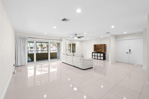 apt-214-1100 Surf Rd, Riviera Beach, FL, 33404-3854 | Card Image