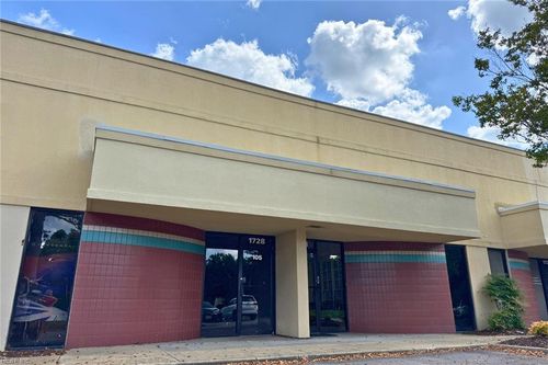 1728 Virginia Beach Boulevard, Virginia Beach, VA, 23454 | Card Image