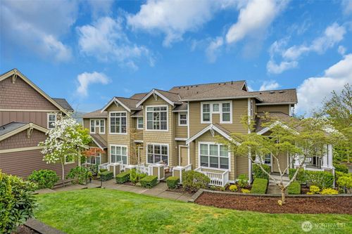 2012 17th Ave Ne, Issaquah, WA, 98029-7373 | Card Image