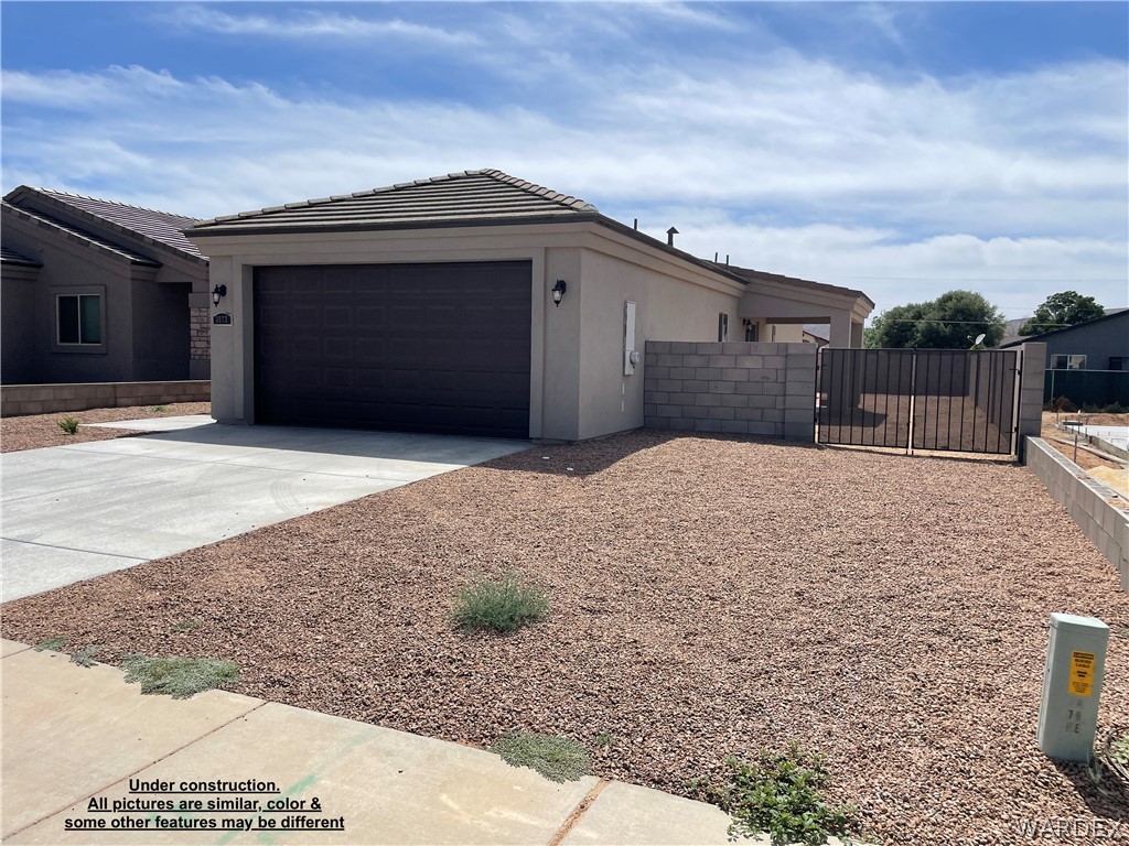 Farm Crest Ave, Kingman, AZ 86409