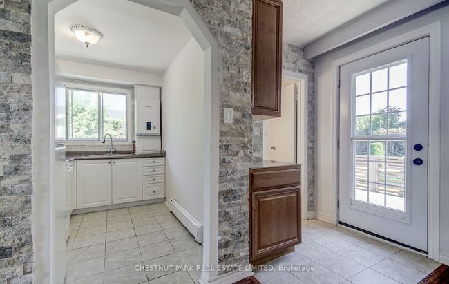 781 3 Rd Ave, House attached with 2 bedrooms, 1 bathrooms and 3 parking in Willow Beach ON | Image 13