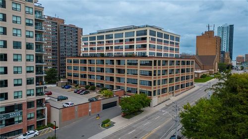 601-112 Benton St, Kitchener, ON, N2G3H6 | Card Image