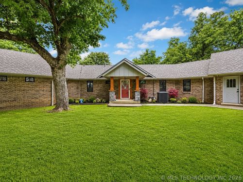 1701 N Hopi St, Chouteau, OK, 74337-3514 | Card Image