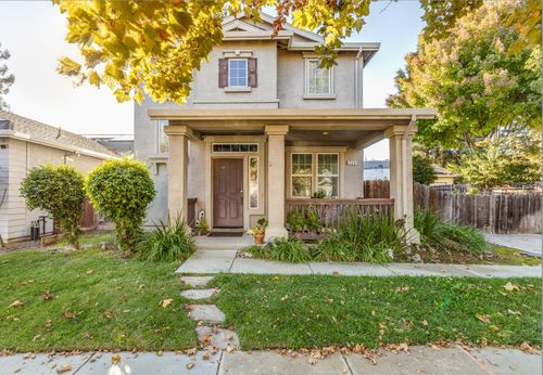 736 Jacob Way, Oakdale, CA, 95361-3286 | Card Image