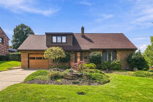 204 Pickwick Dr, Bethel Park, PA, 15102-1724 | Card Image