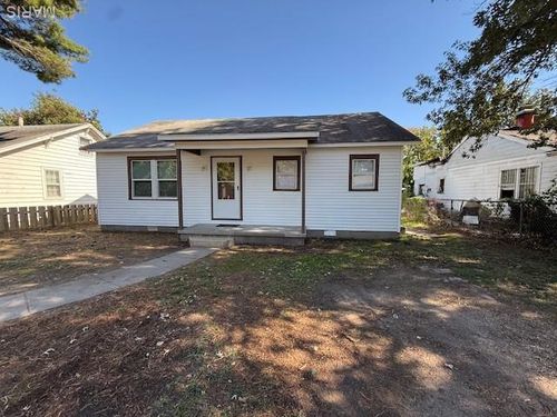 516 Coleman St, Sikeston, MO, 63801-2420 | Card Image