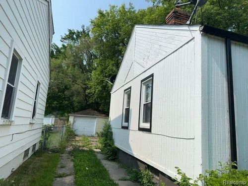 19670 Mccormick St, Detroit, MI, 48224-1146 | Card Image