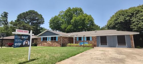 1125 Valley View Dr, Hurst, TX, 76053-4533 | Card Image
