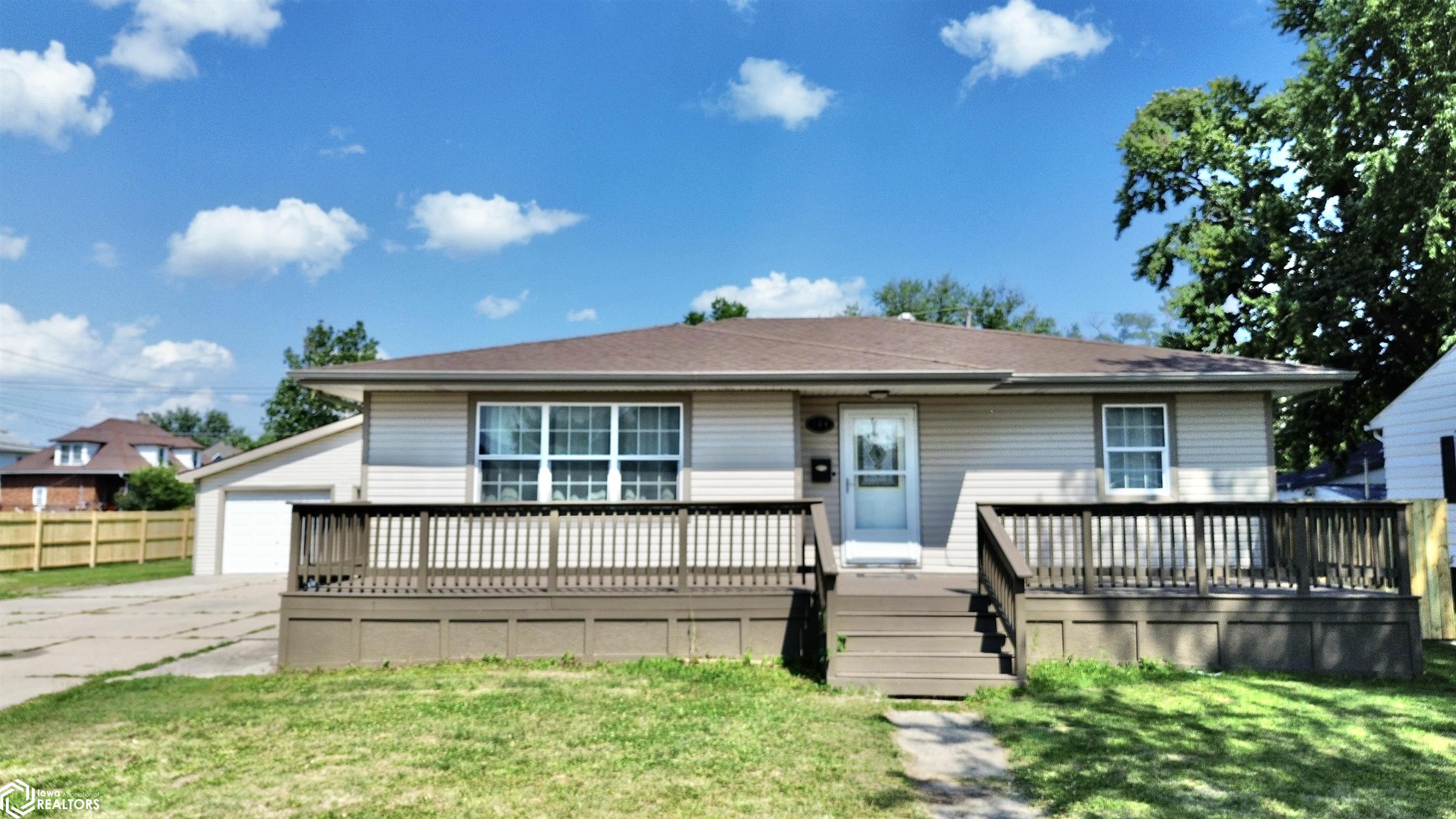 Moore St, Ottumwa, IA 52501