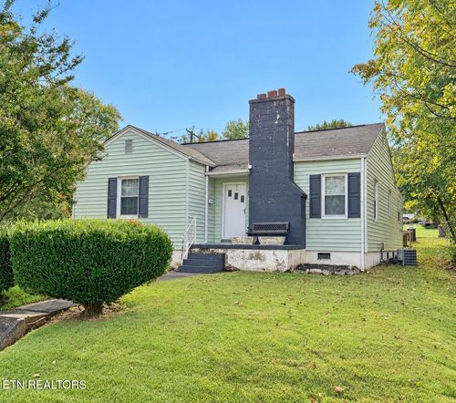 820 Oglewood Ave, Knoxville, TN, 37917-4414 | Card Image