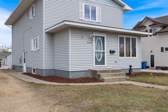 105 9 Th St W, House other with 6 bedrooms, 2 bathrooms and null parking in Canby MN | Image 5